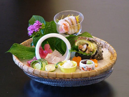 刺身盛合わせ（四種）　　￥2,500