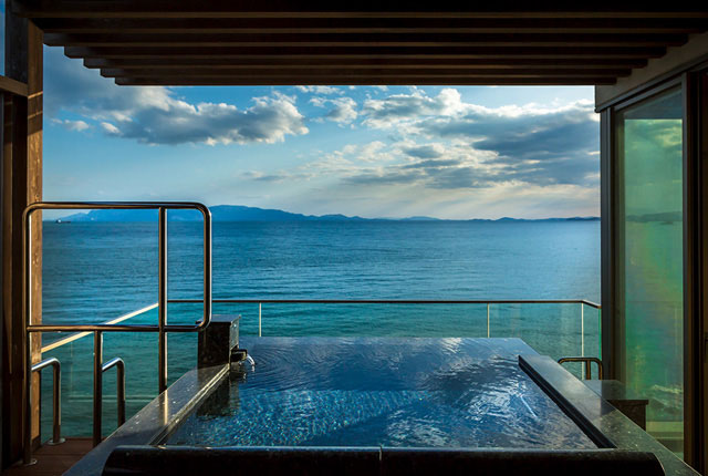 瀬戸内海を望む絶景露天風呂