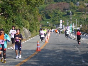 レストハウス前のランナー_JALAN_141105